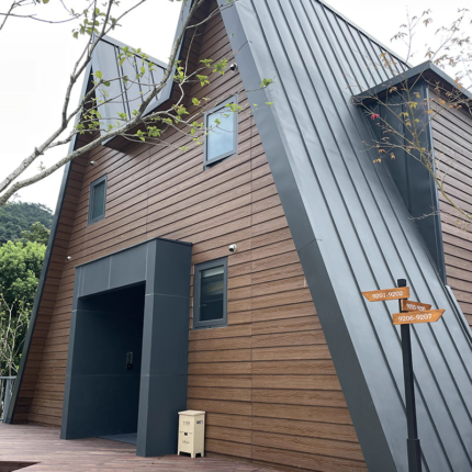 Au/Nzs/USA Standard Prefabricated Houses with Light Steel a Frame House for Holiday
