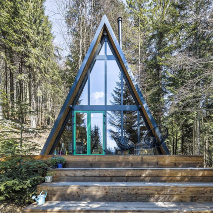 European Standard Light Steel Prefab a Frame Triangle Holiday Cabin Prefabricated House
