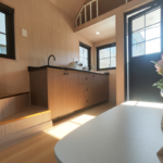 High-Quality Tiny House on Wheels Prefab Tiny Home with Tailer