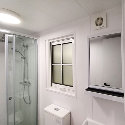 Prefab Modular Homes Tiny House on Wheels with 3 Bedrooms Light Steel Trailer
