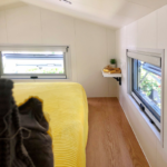 Prefab Tiny House Wooden Look Tiny House on Wheels Container with Bathroom