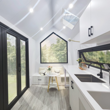 Prefabricated Modular Tiny House on Wheels Ready to Ship Resort Home