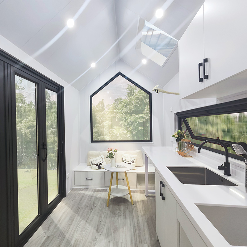 Prefabricated Modular Tiny House on Wheels Ready to Ship Resort Home