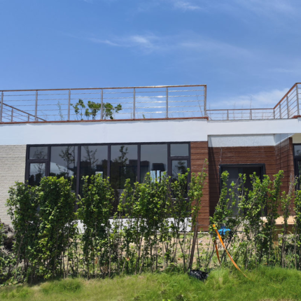 Prefabricated Office House Wooden Bungalow Built with CE/Au/USA Standard Light Steel Frame