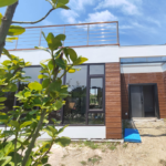 UK Standard Light Steel Frame Prefabricated Bungalow Office with Big Window